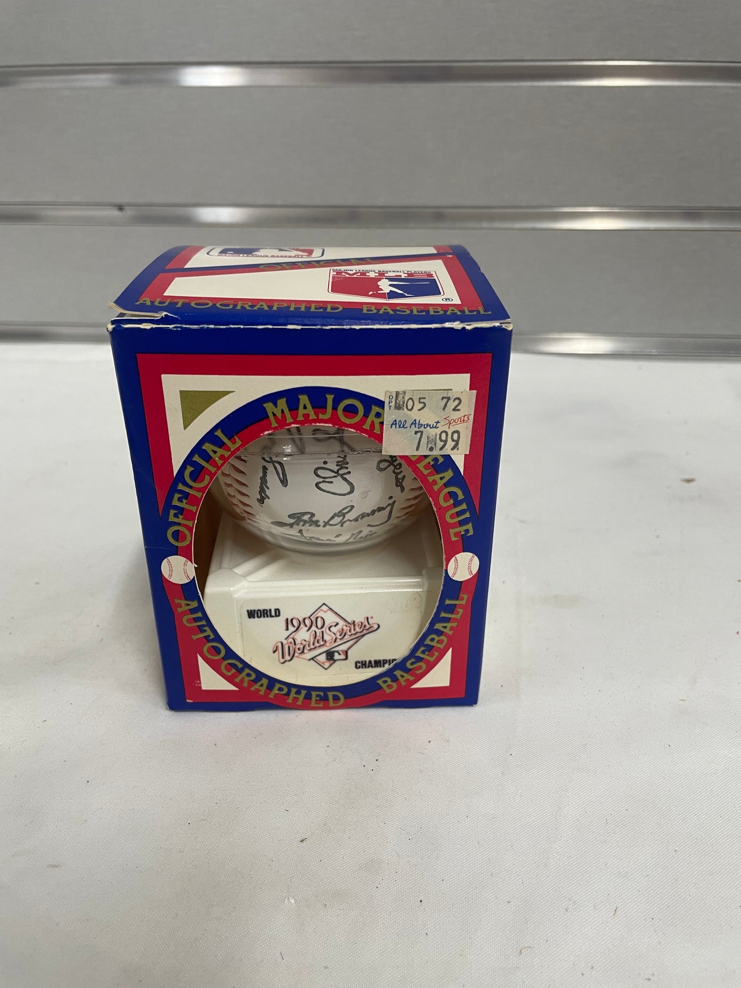 Official Cincinnati Reds Autographed Major League Baseball. 1990 World Championship year. Come with box and casing.