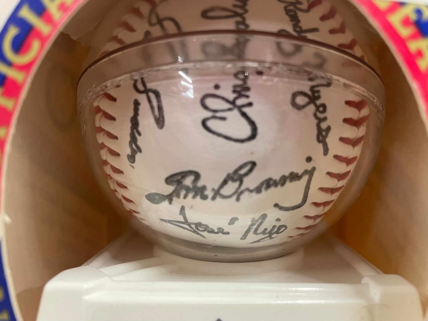 Official Cincinnati Reds Autographed Major League Baseball. 1990 World Championship year. Come with box and casing.