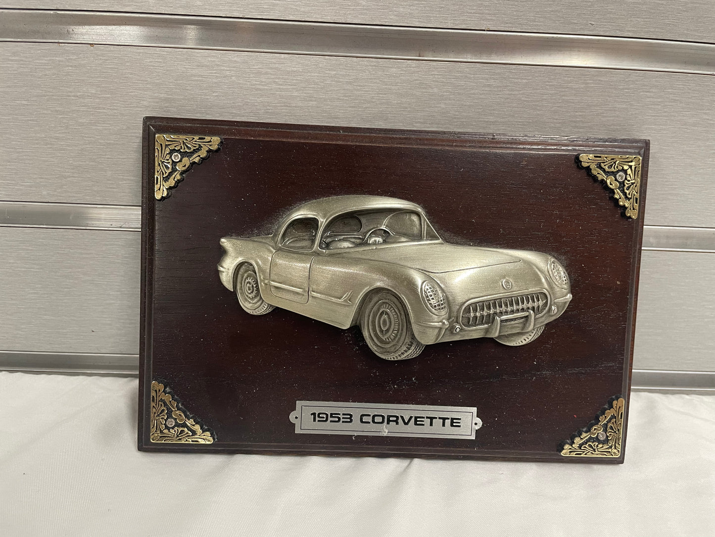 1953 Die Cast Corvette with Plaque. White Corvette, convertible top comes off 1:24 Scale.