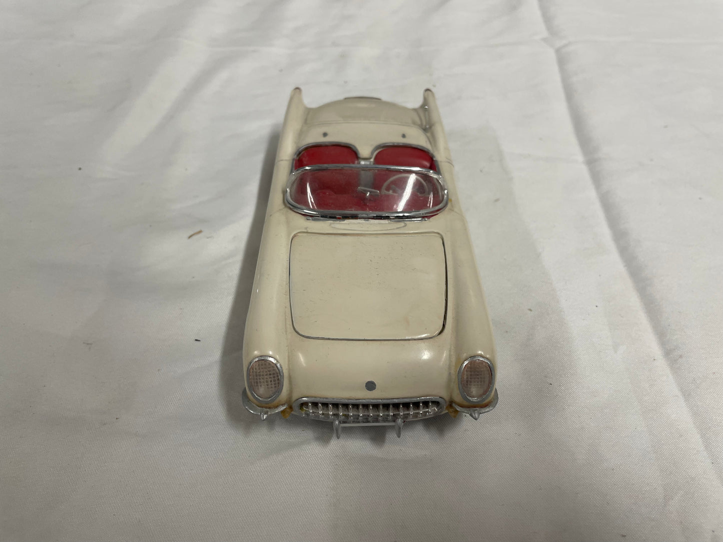1953 Die Cast Corvette with Plaque. White Corvette, convertible top comes off 1:24 Scale.
