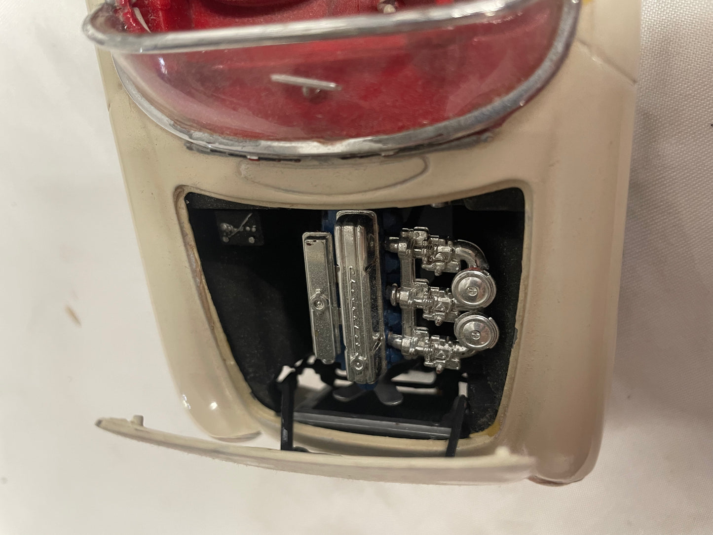 1953 Die Cast Corvette with Plaque. White Corvette, convertible top comes off 1:24 Scale.