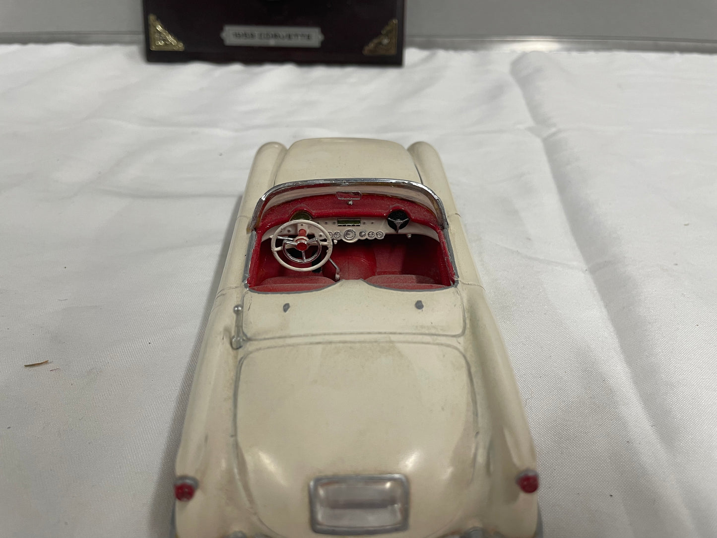 1953 Die Cast Corvette with Plaque. White Corvette, convertible top comes off 1:24 Scale.