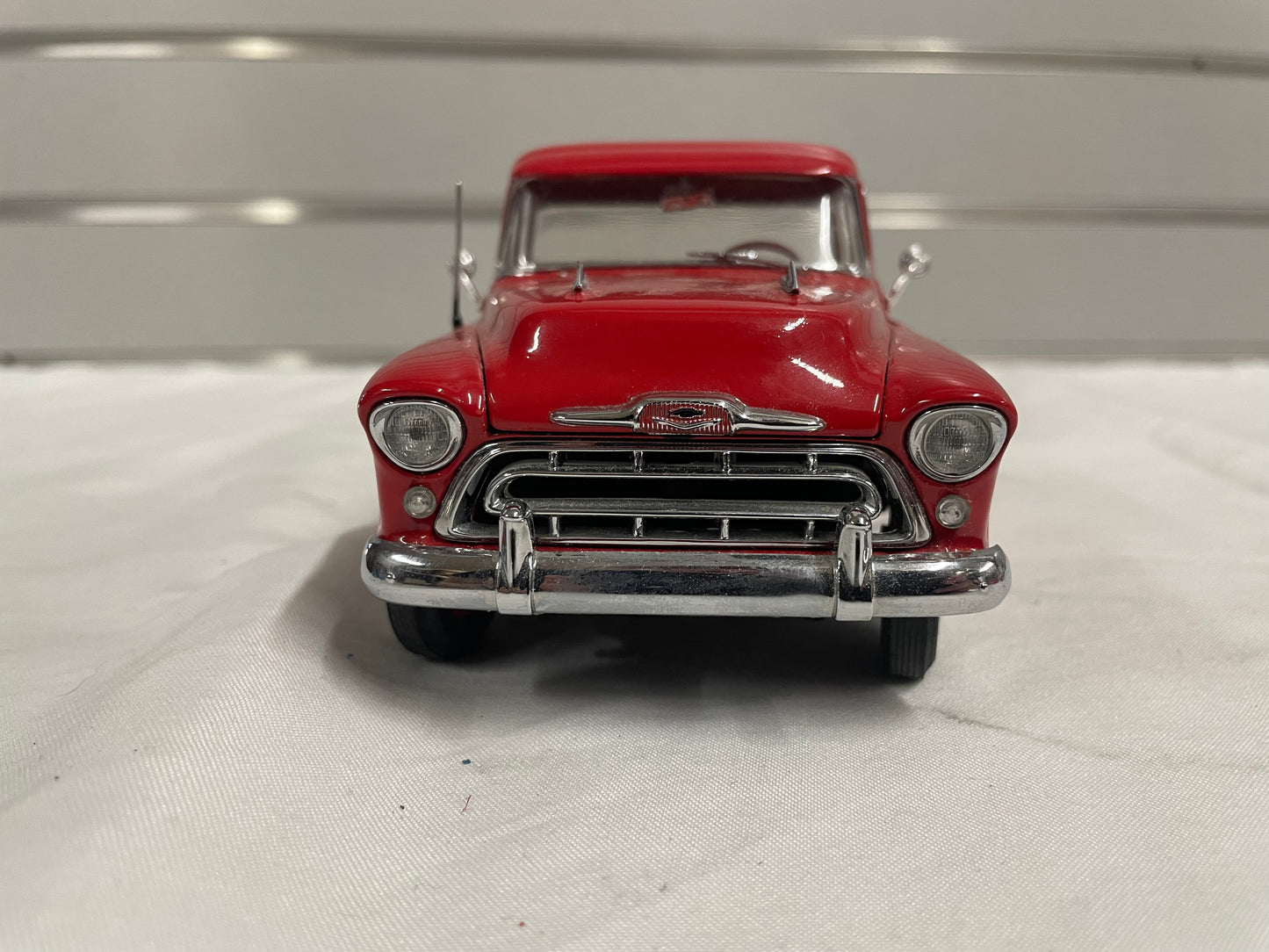 1/24 Scale Danbury Mint Die-Cast 1957 Chevrolet Cameo Carrier Pickup Truck