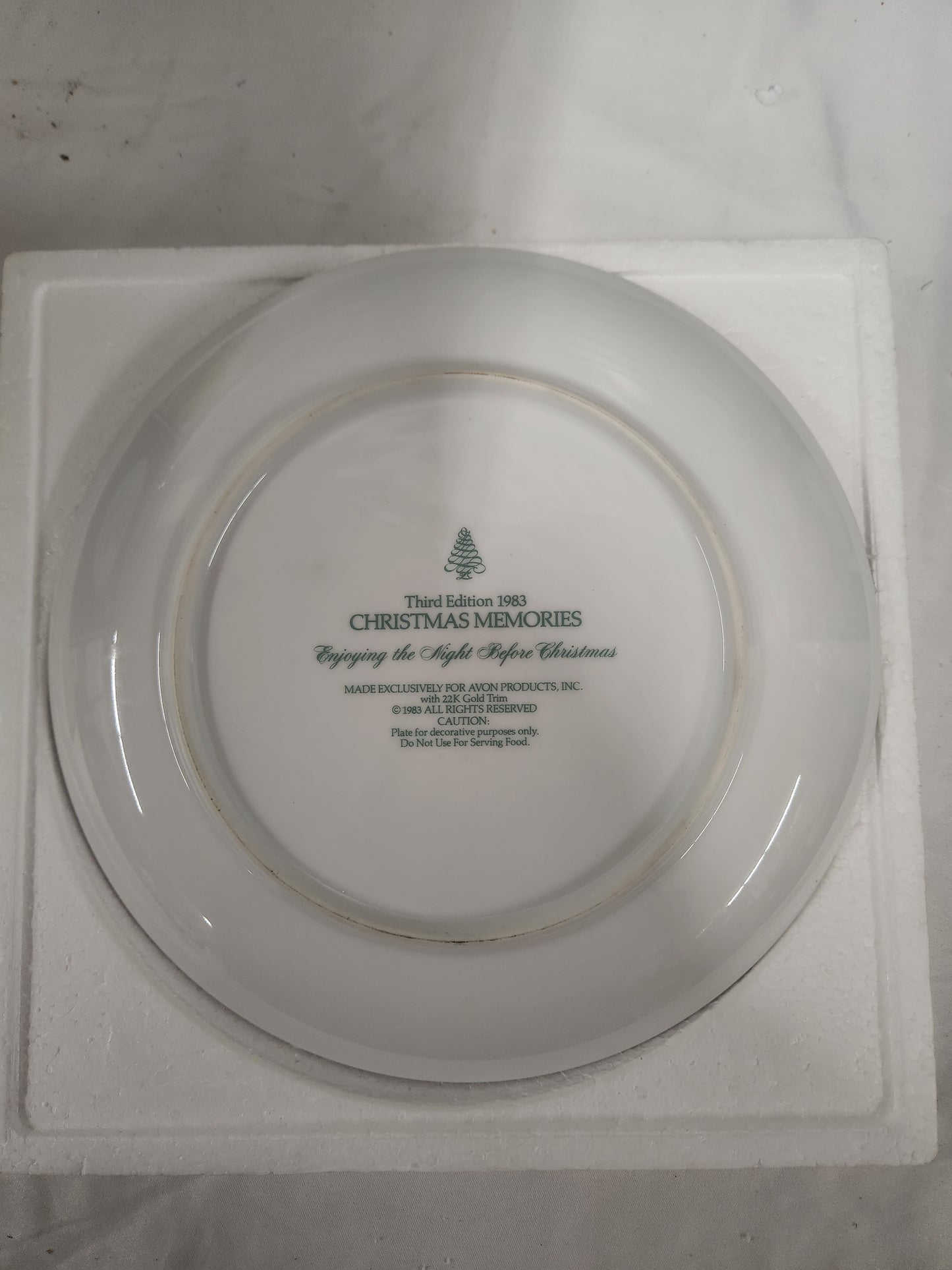 1983 Avon Christmas Memories Series 22k Trim Porcelain Plate, Avon Christmas Memories Series