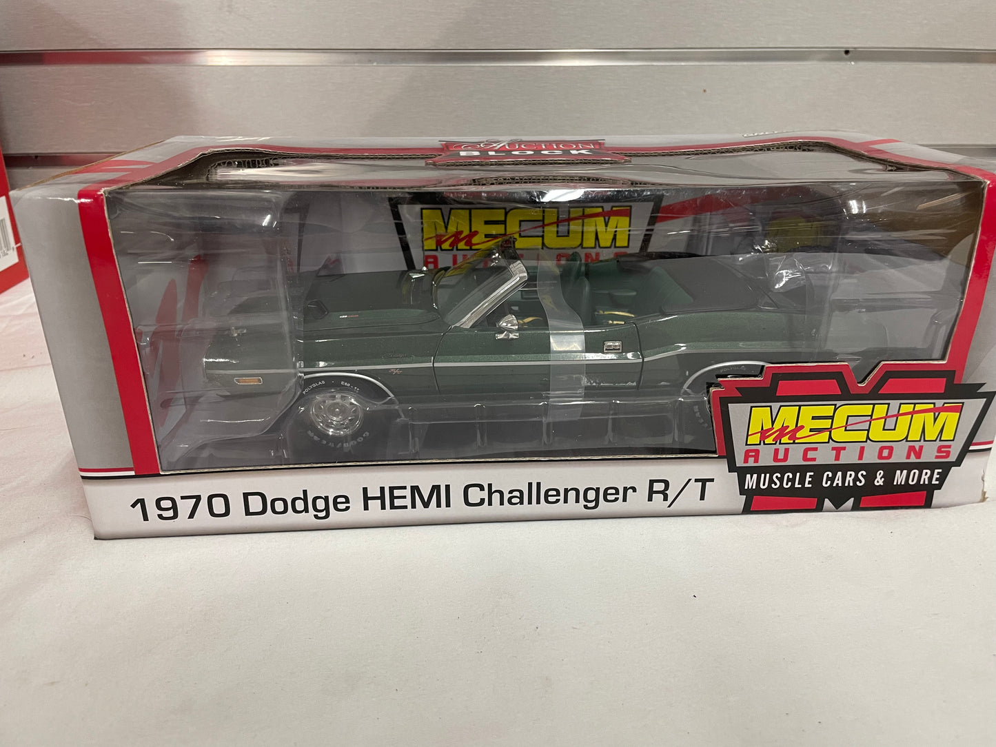 1970 Dodge HEMI Challenger R/T Auction Block Mecum Greenlight 1:18 Diecast Model Car