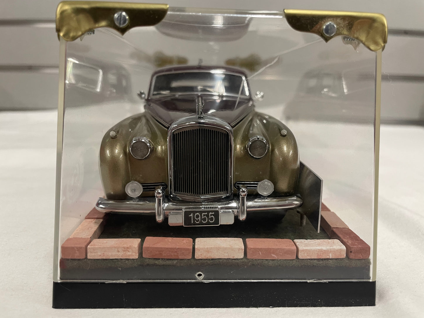 Franklin Mint 1:24 1955 Bentley S Gold / burgundy with case