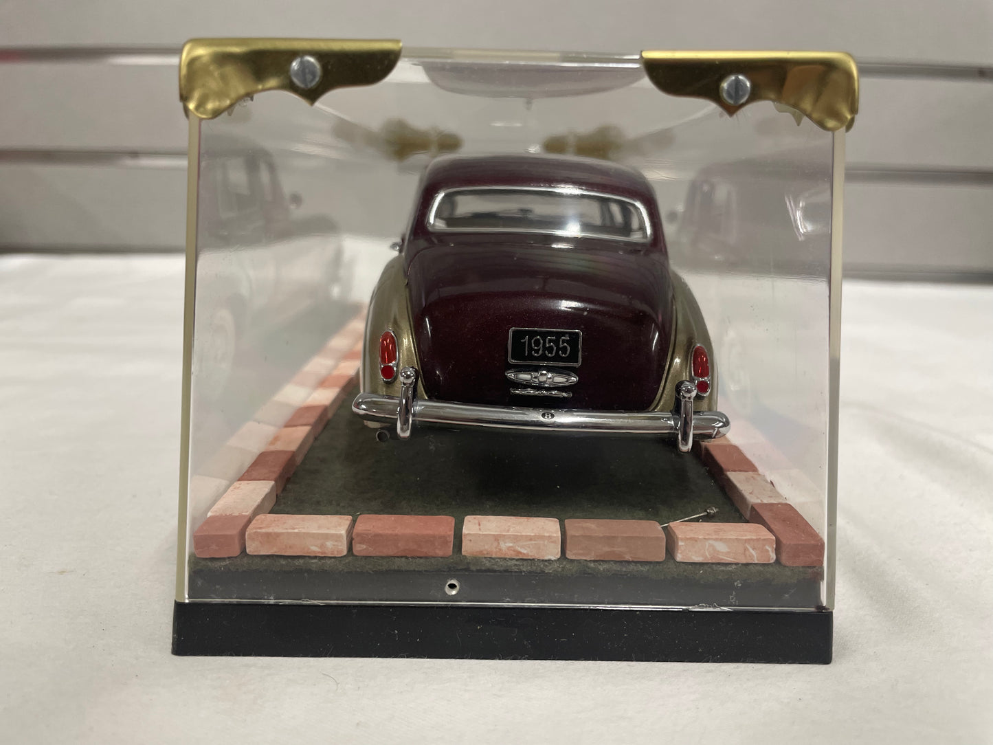 Franklin Mint 1:24 1955 Bentley S Gold / burgundy with case