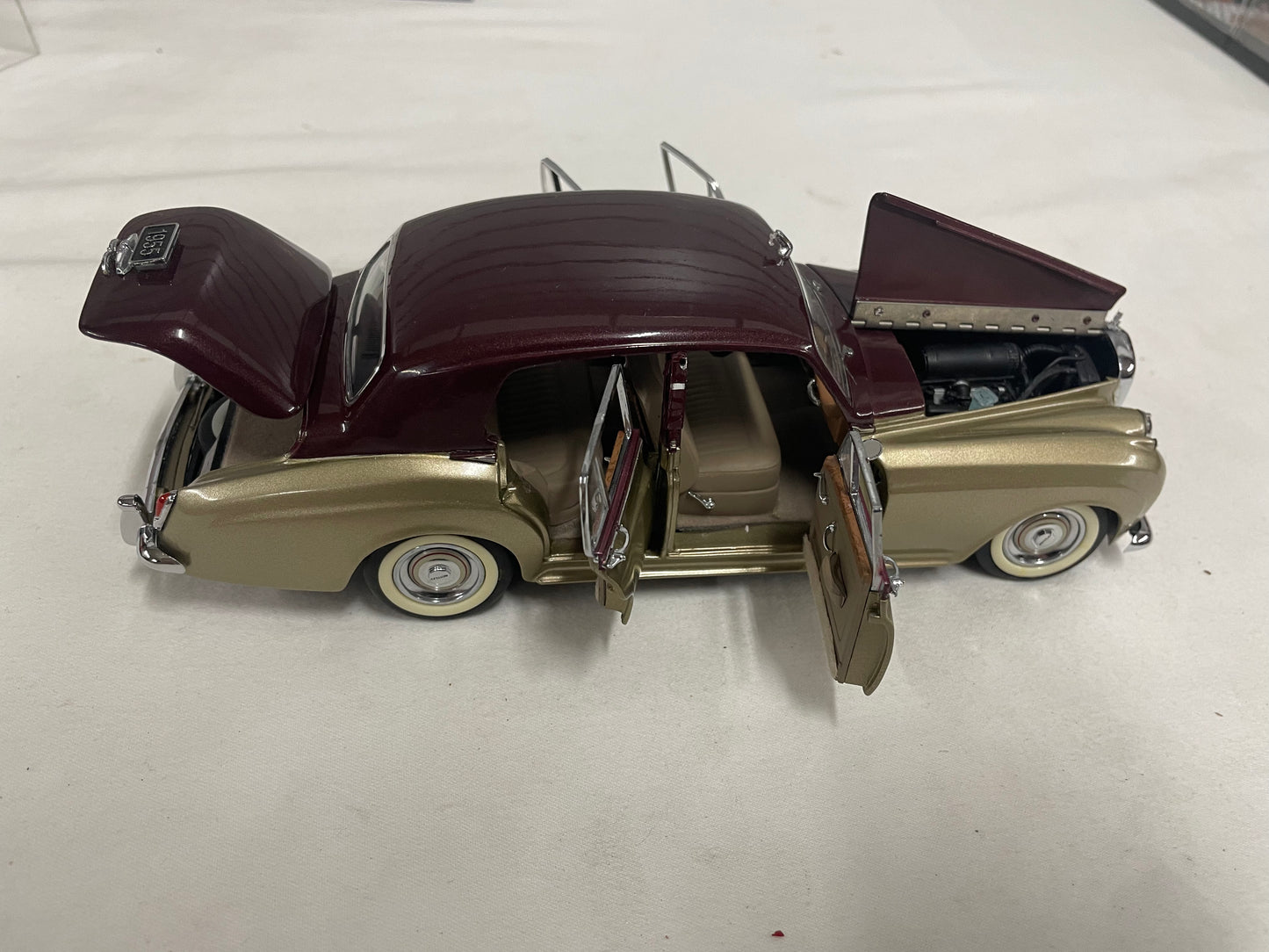 Franklin Mint 1:24 1955 Bentley S Gold / burgundy with case