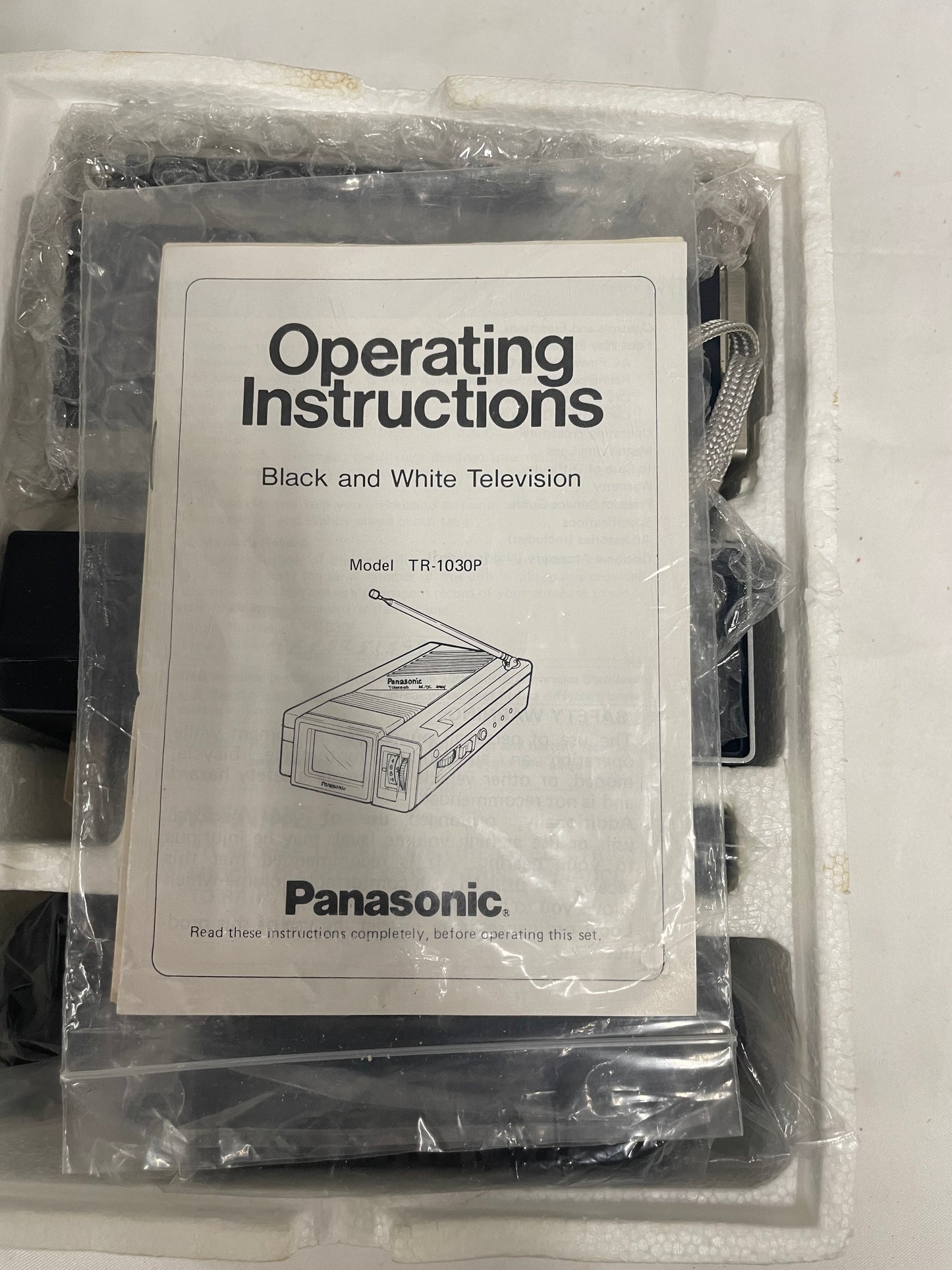 Travelvision by Panasonic 1.5” Black and White T.V. 4-way operation. TR-1030P.