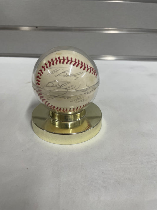 Signed Jim Rice Baseball from 1975 World Series. Boston Red Sox vs Reds Rookie Jim Rice. 5169564 In plastic case.