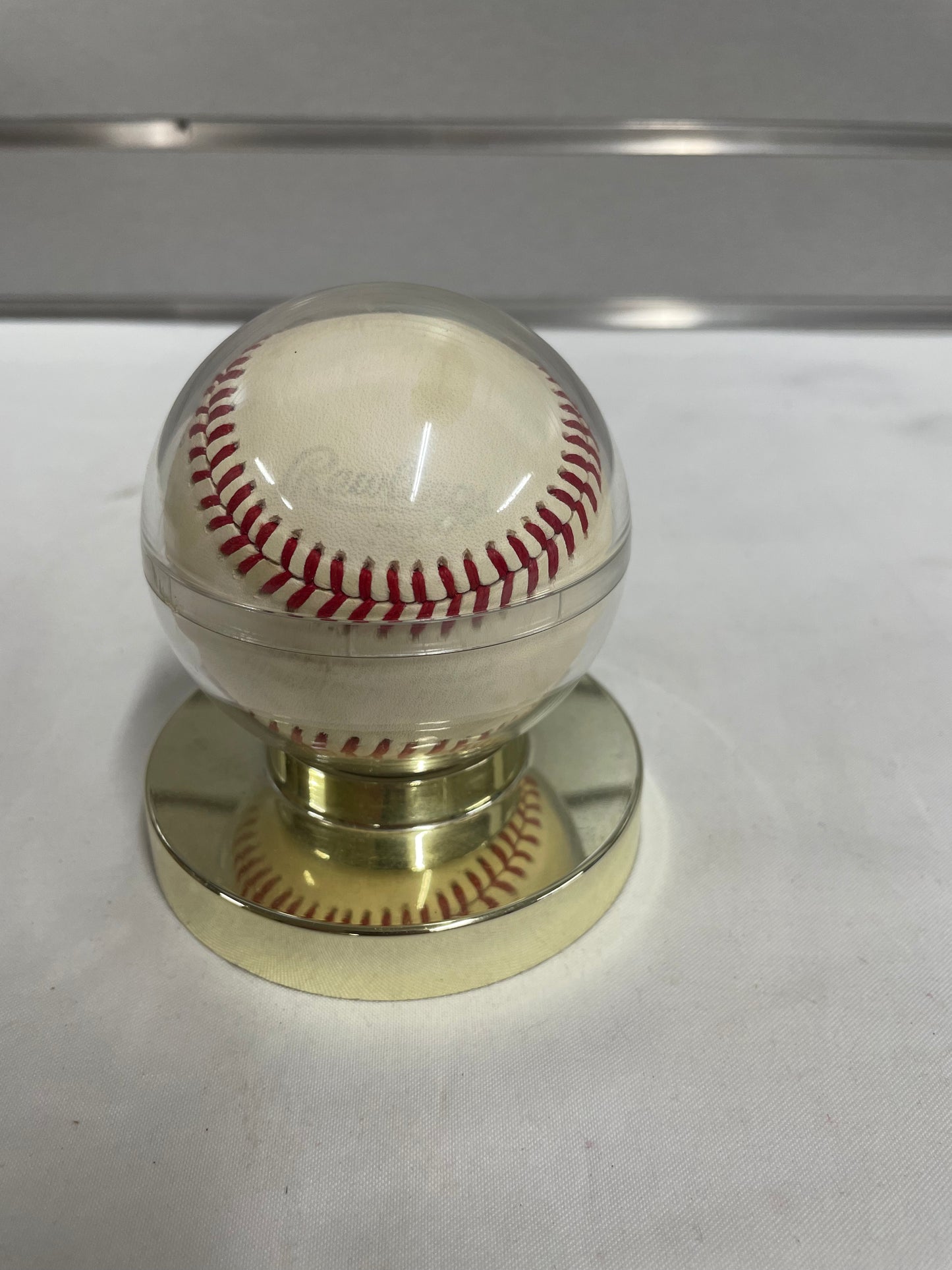 Signed Jim Rice Baseball from 1975 World Series. Boston Red Sox vs Reds Rookie Jim Rice. 5169564 In plastic case.