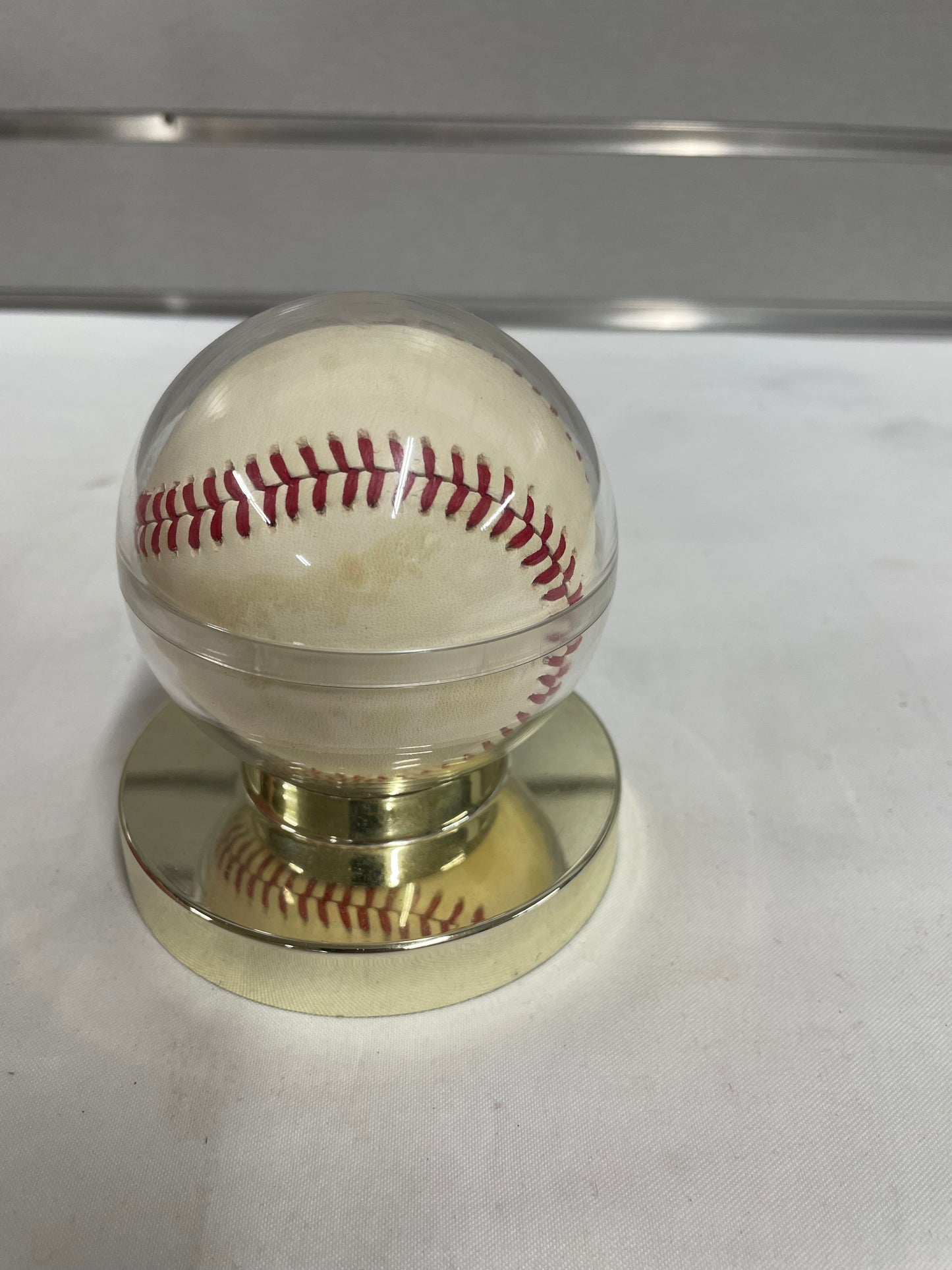 Signed Jim Rice Baseball from 1975 World Series. Boston Red Sox vs Reds Rookie Jim Rice. 5169564 In plastic case.