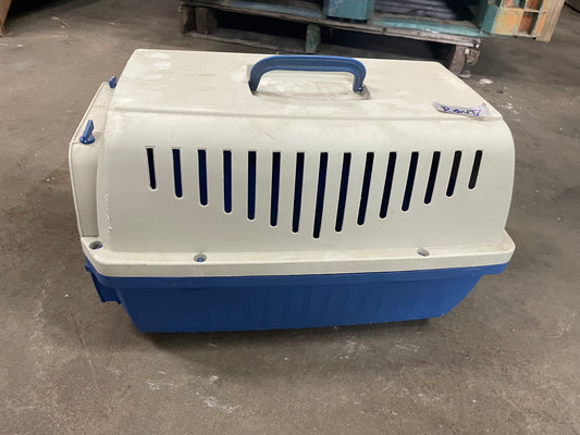 Marchioro Blue Handheld Cat Cage. Cage opens and closes smoothly. 19x12 inches