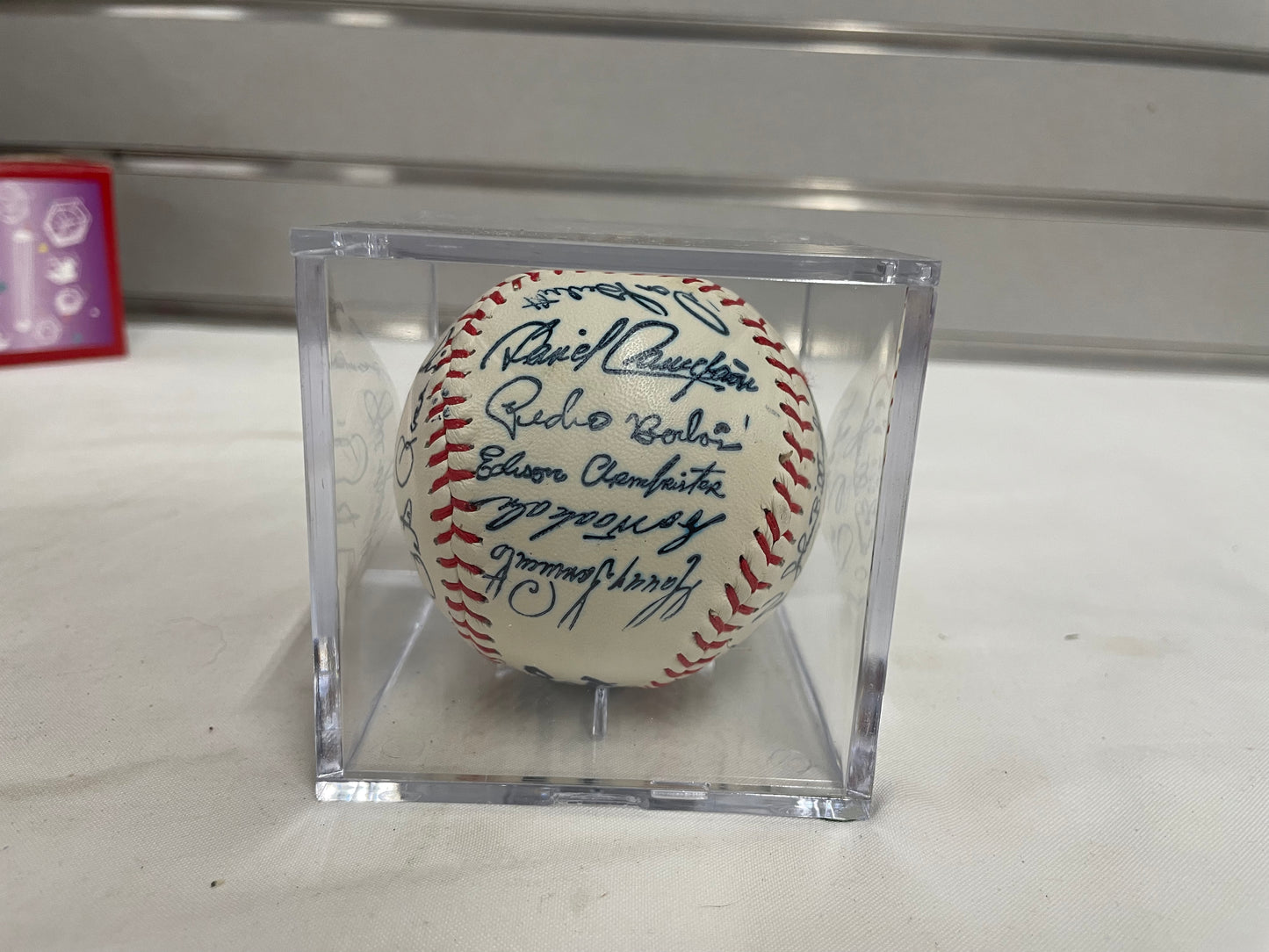 Signed Baseball from 1976 World Series. Cincinnati Reds. With display case.