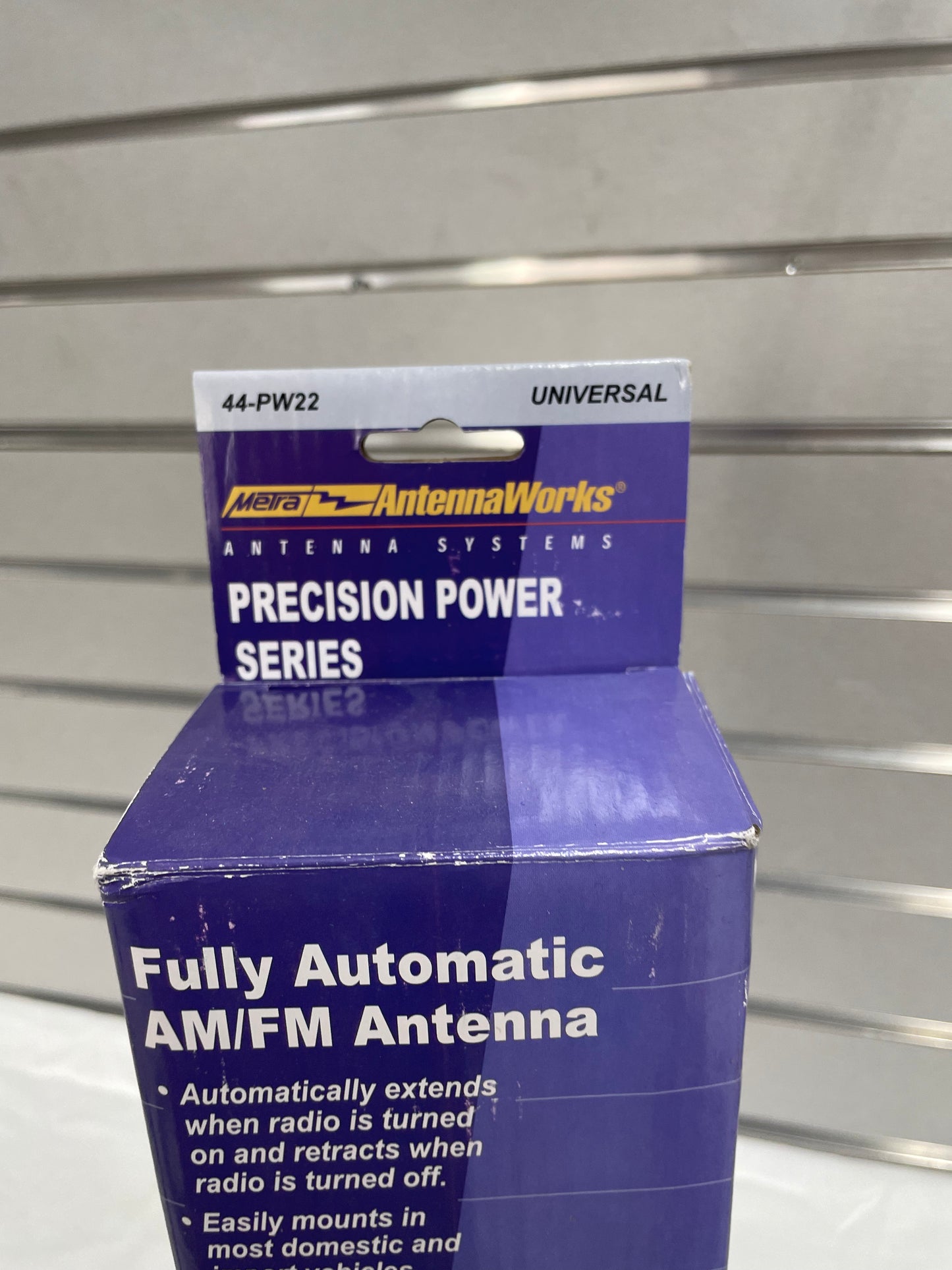 Antenna Works Fully Automatic AM/FM Antenna 44-PW22. 6 Mounting Bases Included.