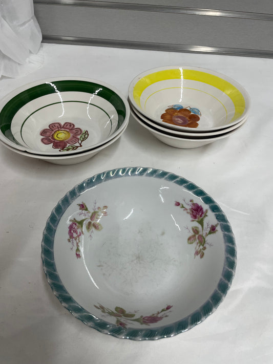 Set of 6 ceramic flower bowls. 3 different flower designs. 7x2”