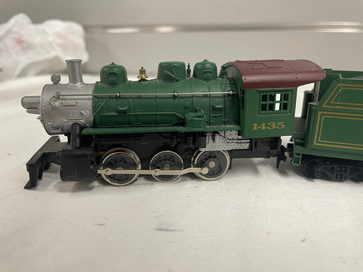 Southern 1435 Green Train Model. Two parts of the train. No box