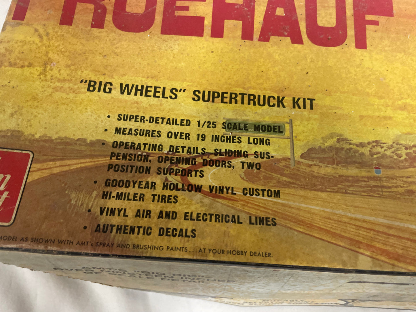 AMT Fruehauf Van Big Wheels Supertruck Kit 1:25 Model Kit