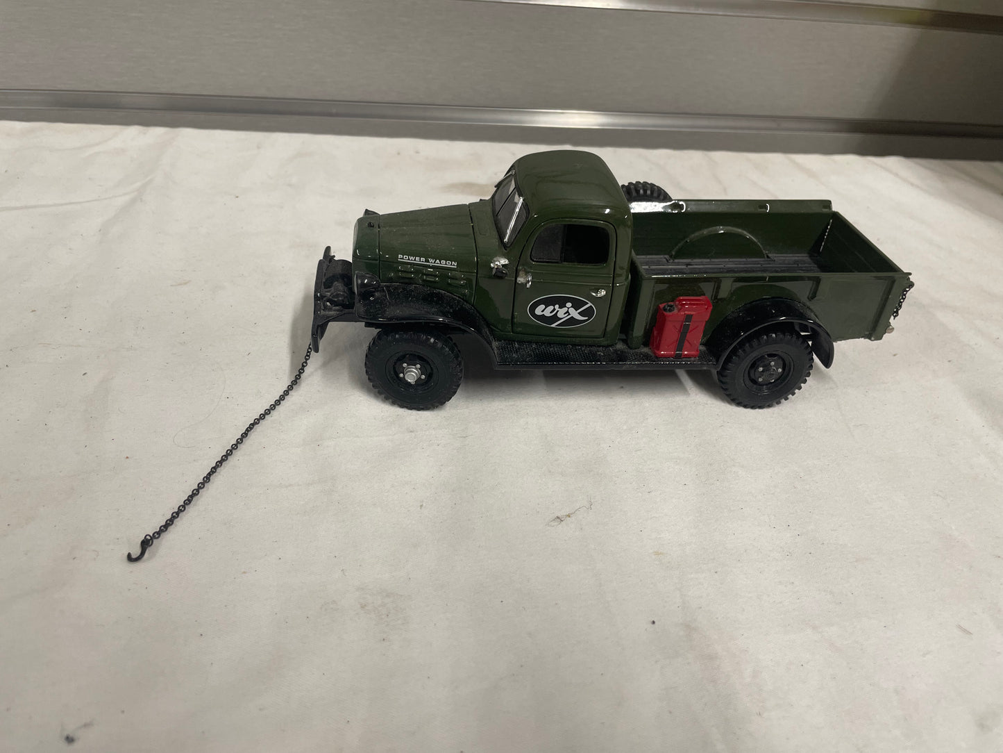 Wix Limited edition 1946 Dodge Power Wagon Ertl 1/25