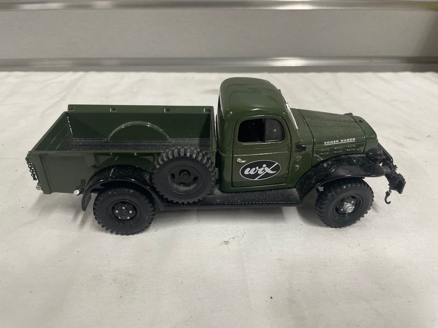 Wix Limited edition 1946 Dodge Power Wagon Ertl 1/25