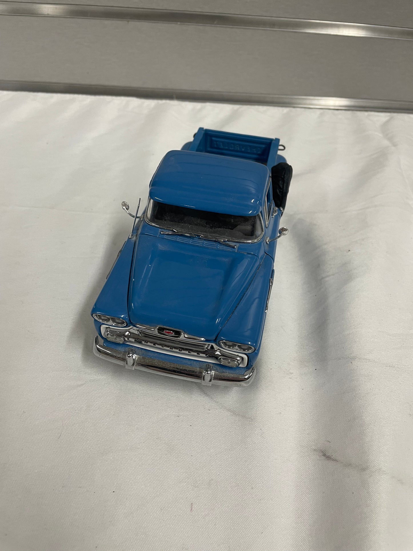 DANBURY MINT 1958 CHEVROLET APACHE PICKUP TRUCK 1/24 DIECAST SR Blue