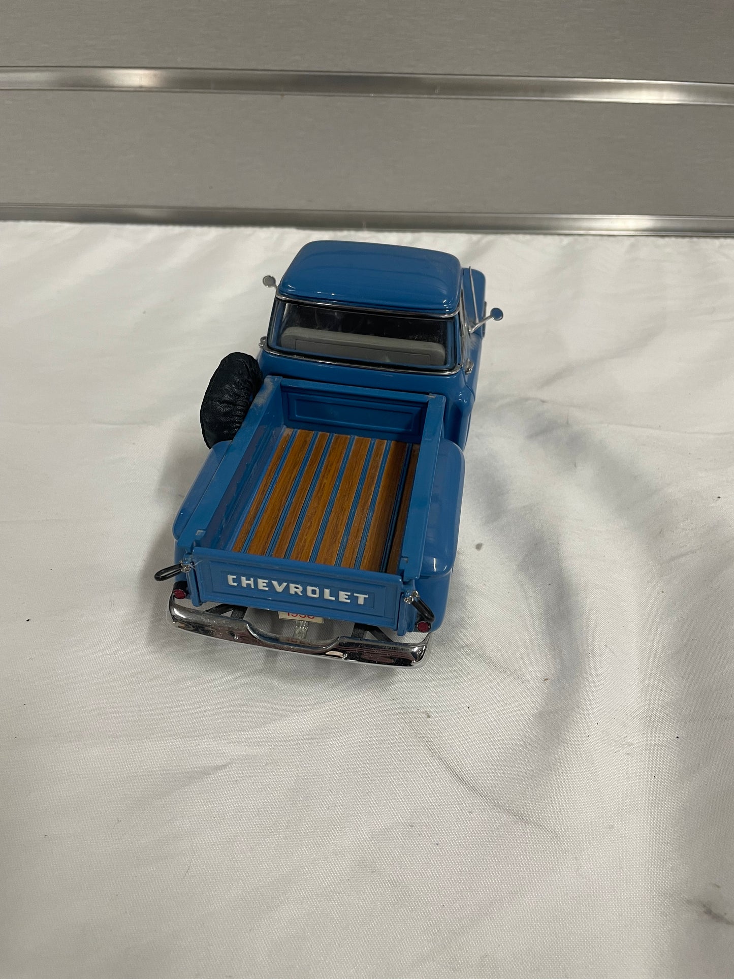 DANBURY MINT 1958 CHEVROLET APACHE PICKUP TRUCK 1/24 DIECAST SR Blue