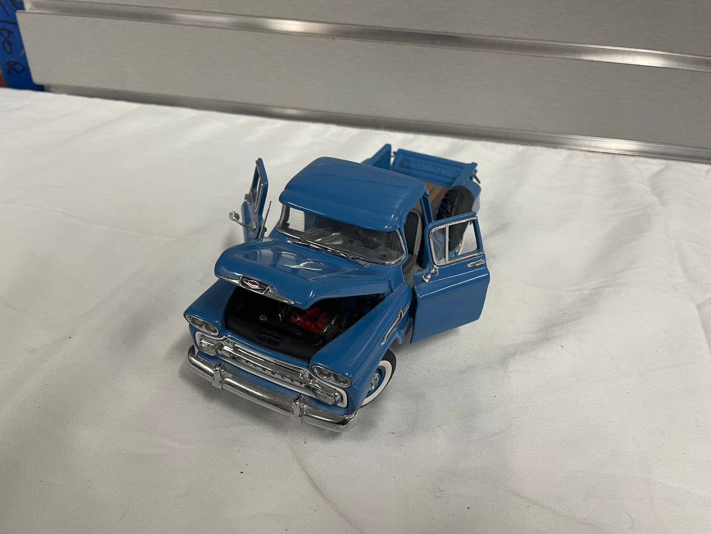 DANBURY MINT 1958 CHEVROLET APACHE PICKUP TRUCK 1/24 DIECAST SR Blue