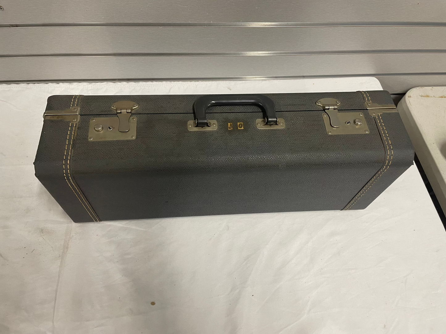 American Gaylord Trumpet in Protective felt case. Case has handle. Comes with just trumpet/what’s in picture. Trumpet is vintage. Elkhart,IN USA