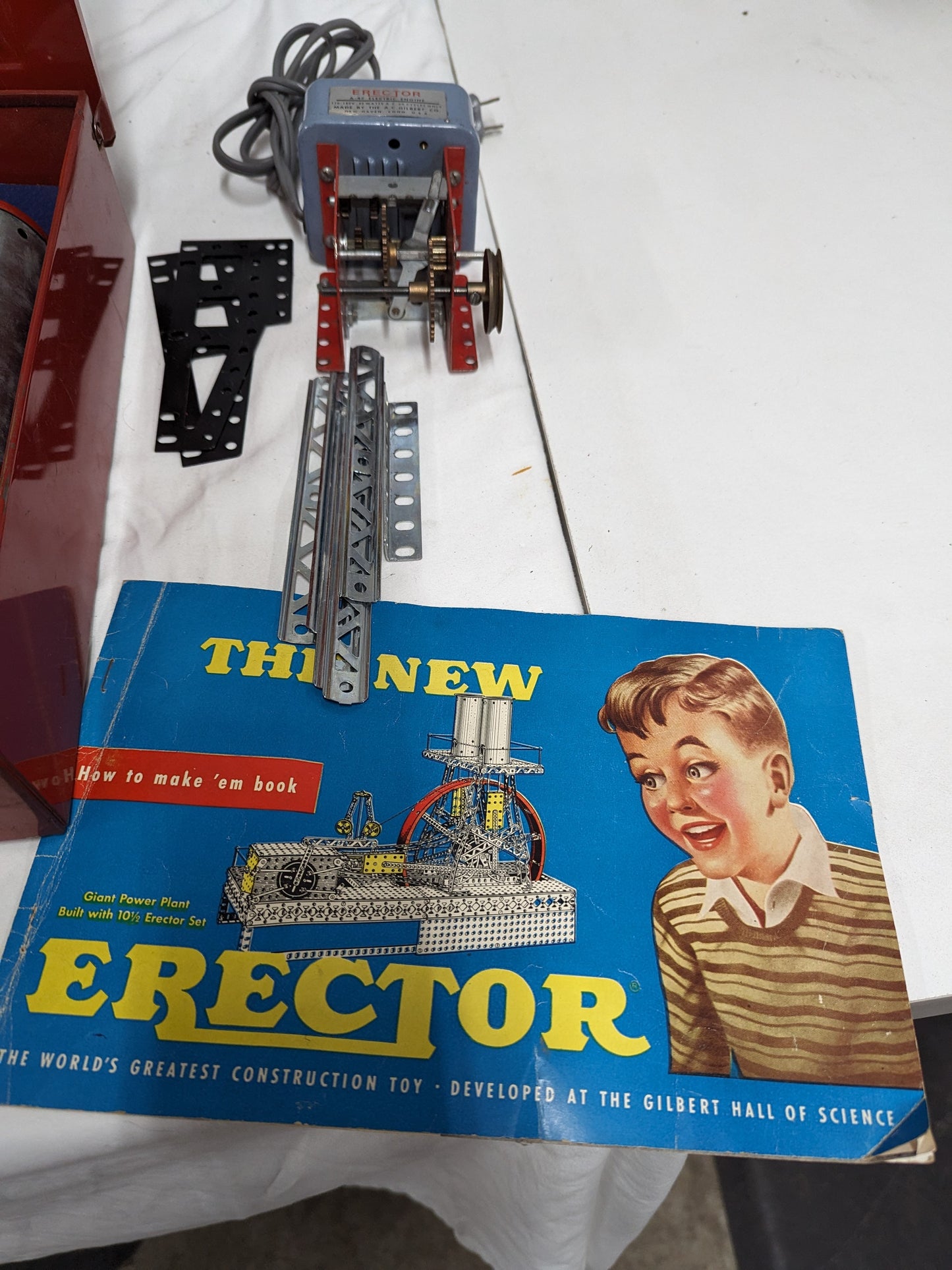 1951 Erector Set Tool and Toy Kit w Red Metal Case and Paperwork 5169364