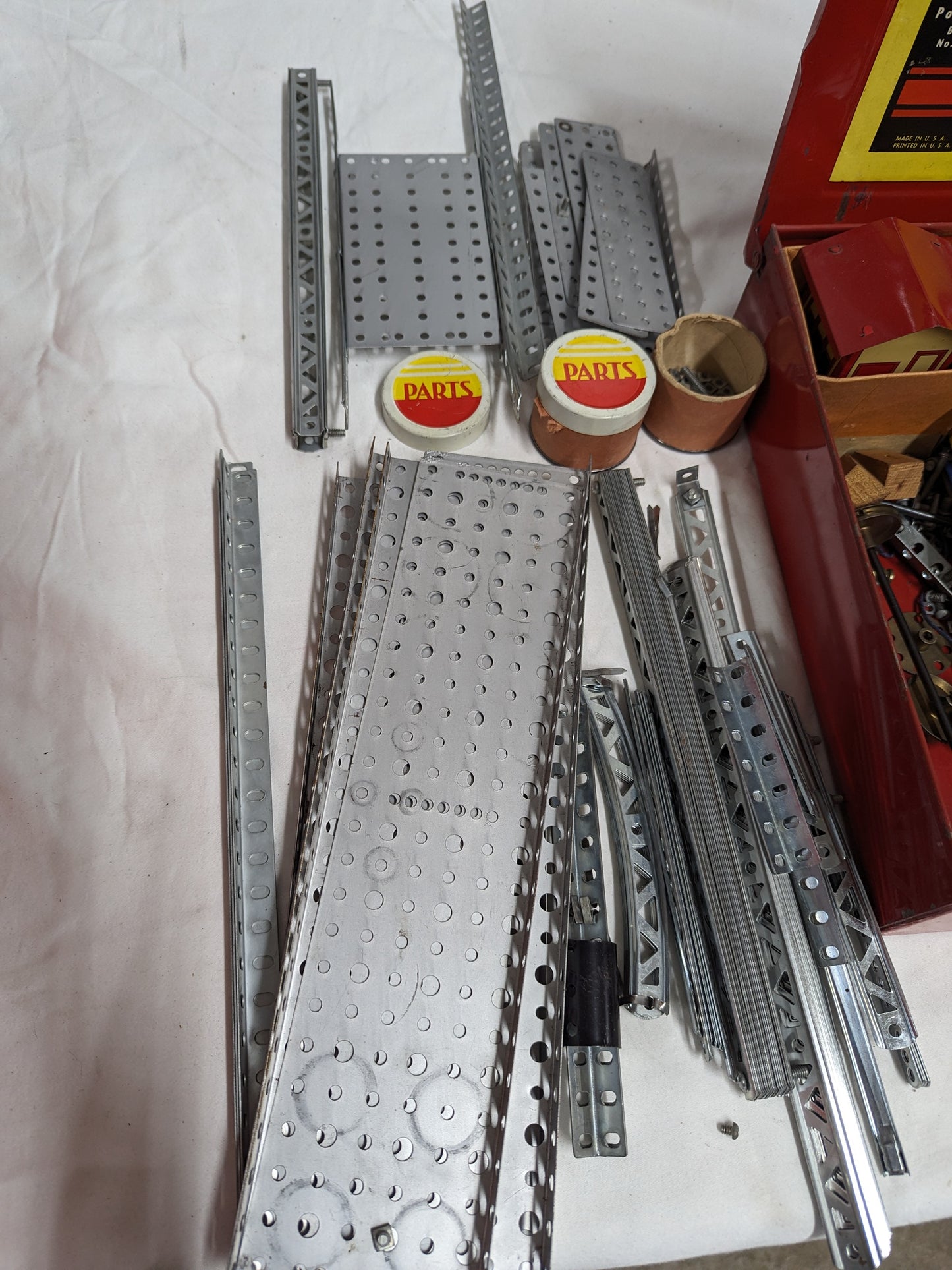 1951 Erector Set Tool and Toy Kit w Red Metal Case and Paperwork 5169364