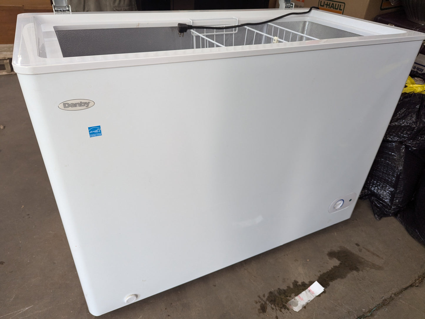 Danby 7.1 cu.ft. Chest Deep Freezer WHITE DCF071A3WDB 5170063