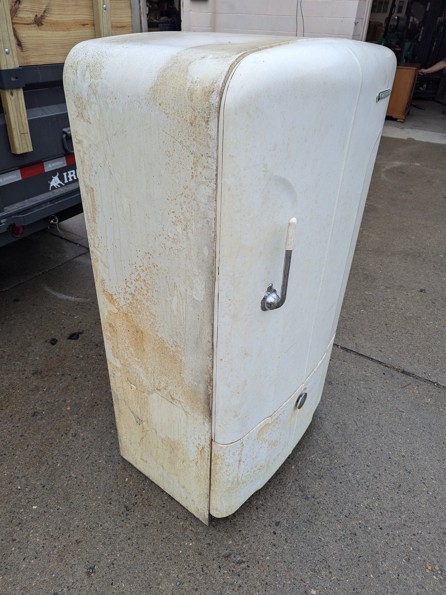 Westinghouse M-7 Vintage USA White Upright Refrigerator Freezer