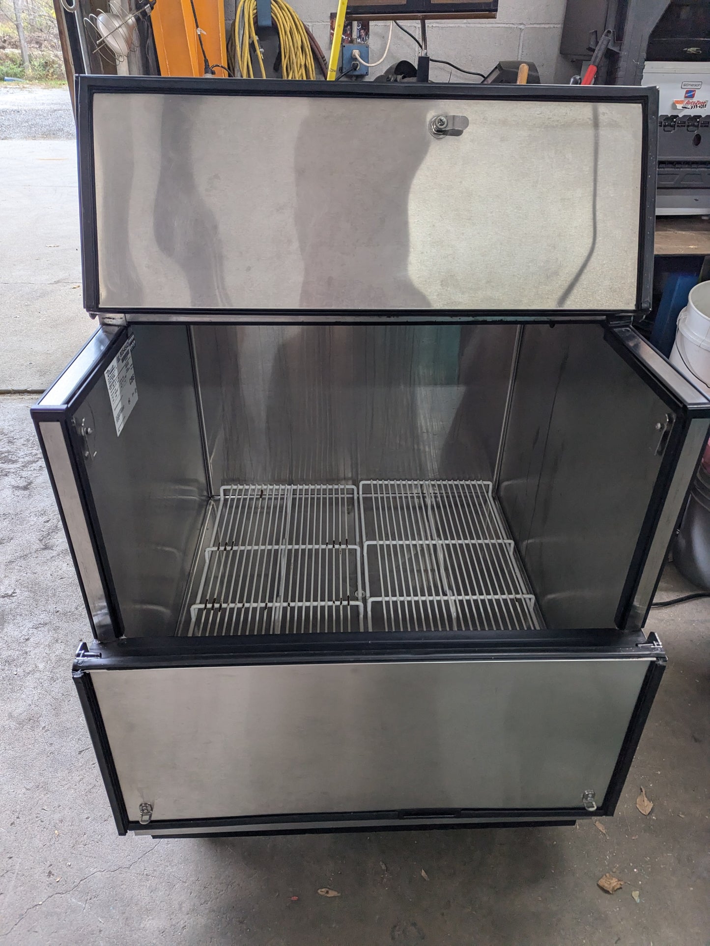 True Refrigerated Milk Cabinet 8054543 R134A TMC-34-S-SS